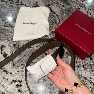 Men’s Salvatore Ferragamo Reversible Leather Belt/ Size 105cm